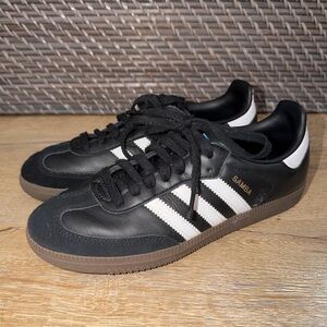 adidas Black Sambas